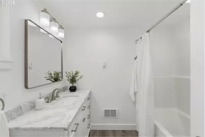 950 Exchange St, North Bend, OR 97459 - Photo 26