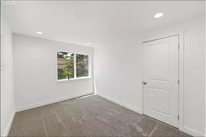 950 Exchange St, North Bend, OR 97459 - Photo 30