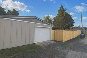 950 Exchange St, North Bend, OR 97459 - Photo 4