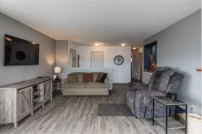 415 W D St, Rainier, OR 97048 - Photo 8