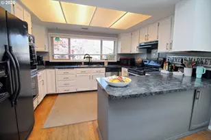 385 S Cherry Dr, Cornelius, OR 97113 - Photo 10