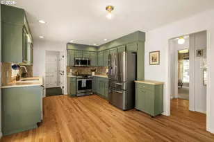 4629 SW Carson St, Portland, OR 97219 - Photo 14