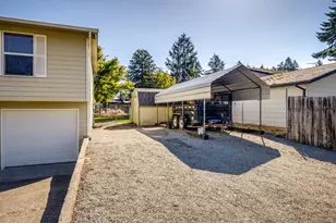 17118 SE Bush St, Portland, OR 97236 - Photo 4