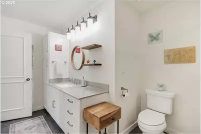 724 NW Westover Cir, Portland, OR 97210 - Photo 18