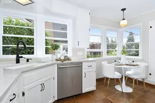 8109 SW 6th Ave, Portland, OR 97219 - Photo 10