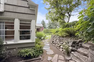 8109 SW 6th Ave, Portland, OR 97219 - Photo 40