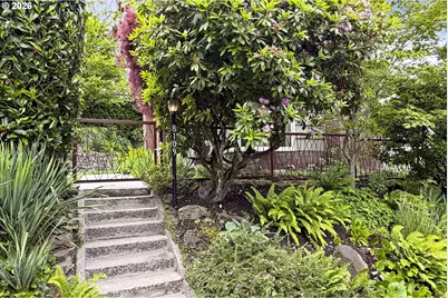 8109 SW 6th Ave, Portland, OR 97219 - Photo 28