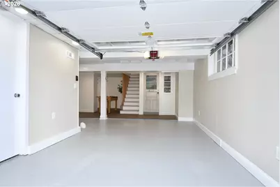 8109 SW 6th Ave, Portland, OR 97219 - Photo 26
