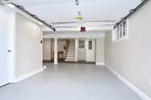 8109 SW 6th Ave, Portland, OR 97219 - Photo 26