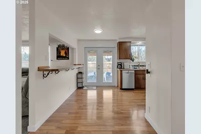 550 N 6th Pl, Harrisburg, OR 97446 - Photo 8