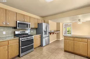 4081 NE Douglas Ave, Roseburg, OR 97470 - Photo 12
