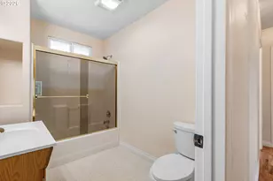 4081 NE Douglas Ave, Roseburg, OR 97470 - Photo 26