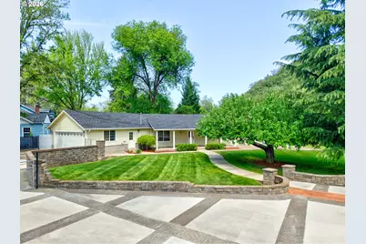 4081 NE Douglas Ave, Roseburg, OR 97470 - Photo 2