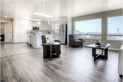 563/565 SW 4th St, Newport, OR 97365 - Photo 8