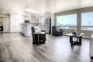 563/565 SW 4th St, Newport, OR 97365 - Photo 8