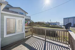 563/565 SW 4th St, Newport, OR 97365 - Photo 34