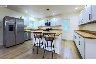 575 Cedar St, Sutherlin, OR 97479 - Photo 10