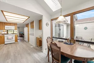 15724 NE Knott St, Portland, OR 97230 - Photo 18