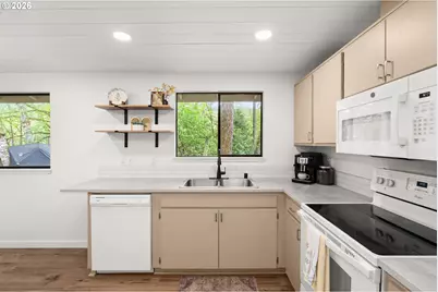 708 Eaton Ct, Castle Rock, WA 98611 - Photo 8