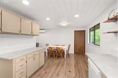708 Eaton Ct, Castle Rock, WA 98611 - Photo 10