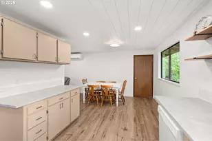 708 Eaton Ct, Castle Rock, WA 98611 - Photo 10