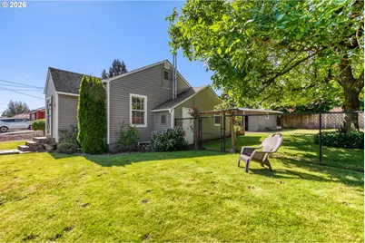 2928 NE 2nd Ave, Camas, WA 98607 - Photo 2