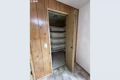 1804 NE Todd St, Roseburg, OR 97470 - Photo 12