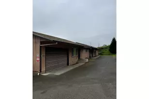 1804 NE Todd St, Roseburg, OR 97470 - Photo 4