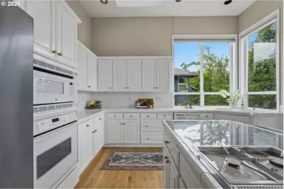 9595 NW Maring Dr, Portland, OR 97229 - Photo 16