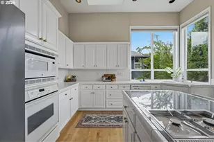 9595 NW Maring Dr, Portland, OR 97229 - Photo 16