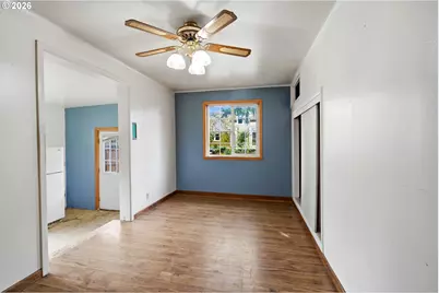 806 NE Galloway St, McMinnville, OR 97128 - Photo 8
