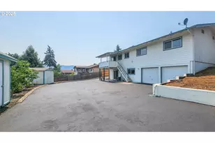 1929 NW Lynwood St, Roseburg, OR 97471 - Photo 34