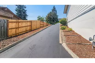 1929 NW Lynwood St, Roseburg, OR 97471 - Photo 36