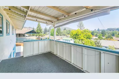 1929 NW Lynwood St, Roseburg, OR 97471 - Photo 32
