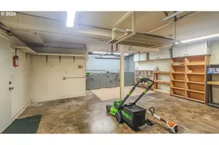 1929 NW Lynwood St, Roseburg, OR 97471 - Photo 26