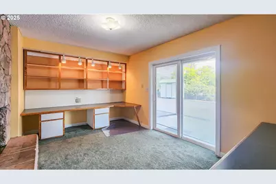 1929 NW Lynwood St, Roseburg, OR 97471 - Photo 24