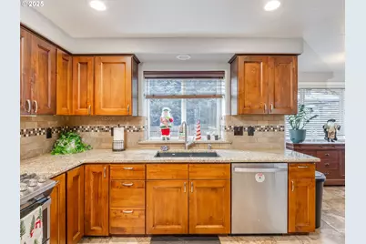 19585 Glenview Ct, Oregon City, OR 97045 - Photo 16