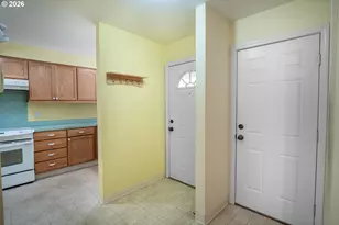 1494 Madras St, Salem, OR 97306 - Photo 2