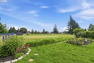 2049 W Hayes St, Woodburn, OR 97071 - Photo 26