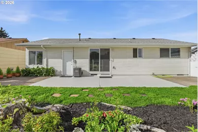 2049 W Hayes St, Woodburn, OR 97071 - Photo 22