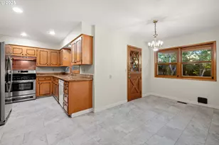 9355 SW Jamieson Rd, Beaverton, OR 97005 - Photo 12