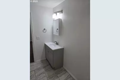 4070 Barger Dr, Eugene, OR 97402 - Photo 30