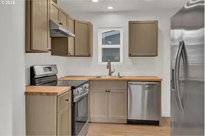 4070 Barger Dr, Eugene, OR 97402 - Photo 24