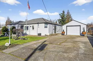 215 May St, Mount Angel, OR 97362 - Photo 2