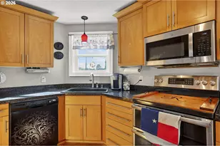 215 May St, Mount Angel, OR 97362 - Photo 16