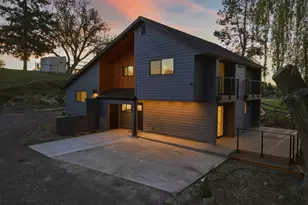 54027 Summers Ln, Milton-Freewater, OR 97862 - Photo 2