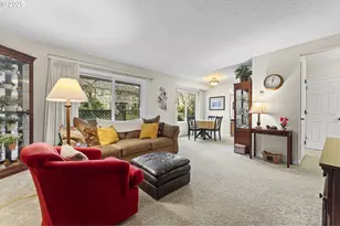 10960 SW Meadowbrook Dr, Tigard, OR 97224 - Photo 6