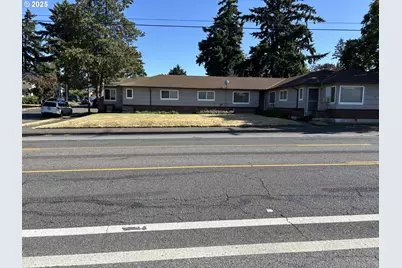 7424 NE Halsey St, Portland, OR 97213 - Photo 1