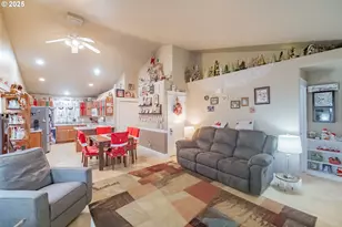 920 Filbert St, Brownsville, OR 97327 - Photo 8