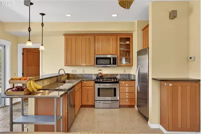 499 1st St, Maupin, OR 97037 - Photo 10